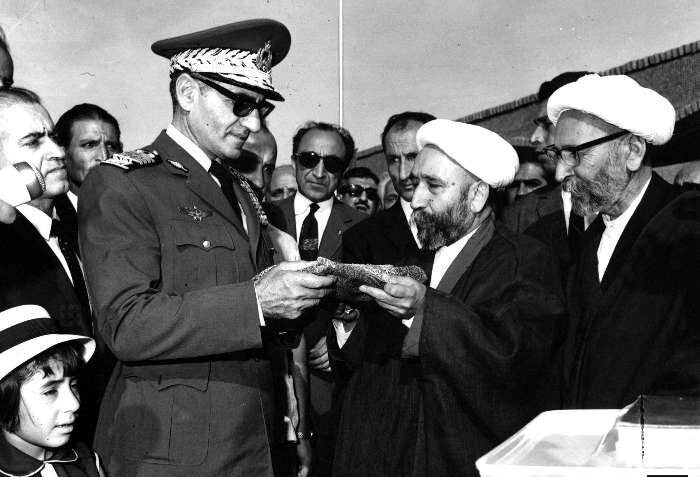 سلطنت فقر؛ دنیاگرایی در فرقههای دراویش و صوفیه